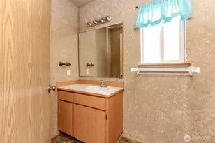 5619 228 St E, Spanaway, WA 98387 - Photo 17