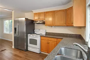 415 Lakeview Rd, Lynnwood, WA 98087 - Photo 13