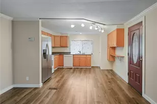 415 Lakeview Rd, Lynnwood, WA 98087 - Photo 11