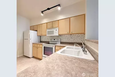 13301 SE 79th Place #C311, Newcastle, WA 98059 - Photo 5