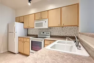 13301 SE 79th Pl, Newcastle, WA 98059 - Photo 5