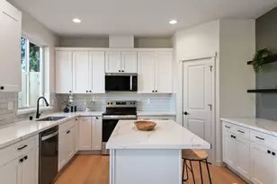 429 Legion Dr, Everett, WA 98201 - Photo 9