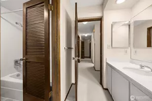 100 Ward St, Seattle, WA 98109 - Photo 19