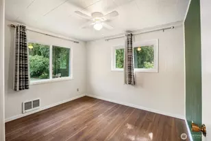 4224 Tracyton Beach Rd, Bremerton, WA 98310 - Photo 17