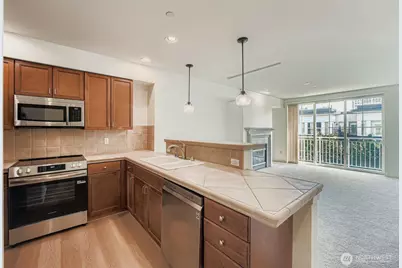 11004 NE 11th Street #406, Bellevue, WA 98004 - Photo 5