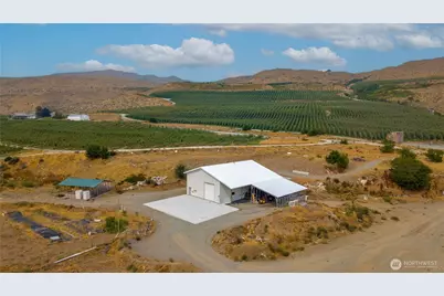 385 Highway 153, Pateros, WA 98846 - Photo 1