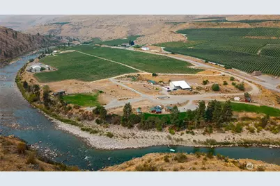 385 Highway 153, Pateros, WA 98846 - Photo 1