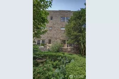 1605 E Olive Street #303, Seattle, WA 98122 - Photo 33