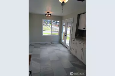 703 E 10th Street, Port Angeles, WA 98362 - Photo 15