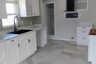 703 E 10th St, Port Angeles, WA 98362 - Photo 13