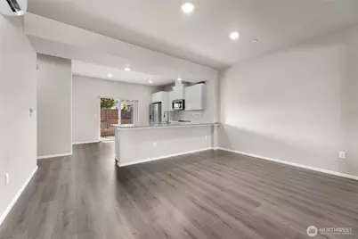 17417 118th Avenue Ct E #E, Puyallup, WA 98374 - Photo 9