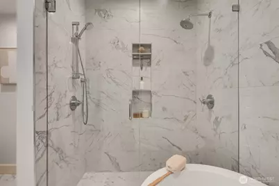 10047 Main Street #305, Bellevue, WA 98004 - Photo 17