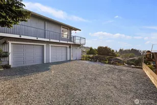 688 Gladstone Dr, Camano Island, WA 98282 - Photo 35