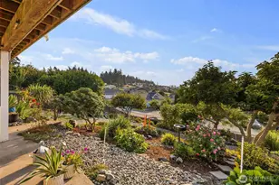 688 Gladstone Dr, Camano Island, WA 98282 - Photo 37