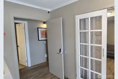 4210 Aurora Avenue N, Seattle, WA 98103 - Photo 7