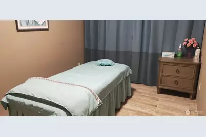 4210 Aurora Avenue N, Seattle, WA 98103 - Photo 11