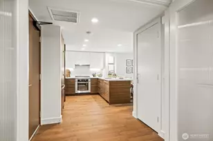 588 Bell St, Seattle, WA 98121 - Photo 7