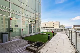 588 Bell St, Seattle, WA 98121 - Photo 27