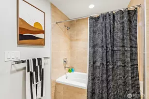 588 Bell St, Seattle, WA 98121 - Photo 23