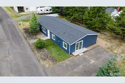 110 E Frank Avenue, Westport, WA 98595 - Photo 1