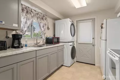 519 N Clark Road, Moses Lake, WA 98837 - Photo 7