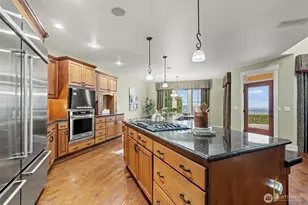 10405 176th Ave E, Bonney Lake, WA 98391 - Photo 9