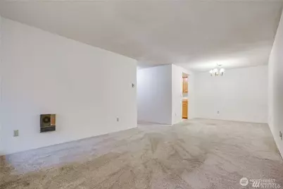 13717 Linden Avenue N #208, Seattle, WA 98133 - Photo 5