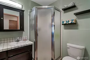 651 SE Bayshore Dr, Oak Harbor, WA 98277 - Photo 11