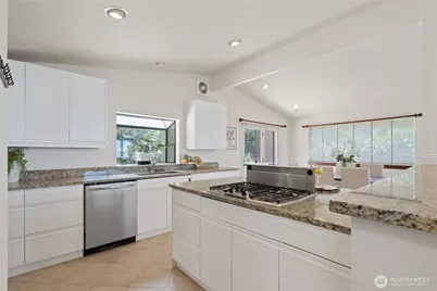 4422 138th Avenue SE, Bellevue, WA 98006 - Photo 13