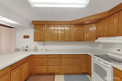 3611 I Street NE #301, Auburn, WA 98002 - Photo 5