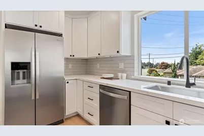 501 Legion Drive #B, Everett, WA 98201 - Photo 9