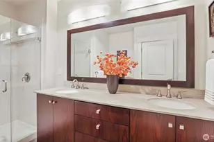 699 John St, Seattle, WA 98109 - Photo 17