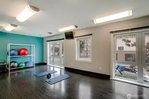 699 John St, Seattle, WA 98109 - Photo 27