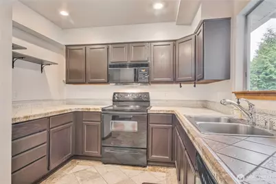 10915 207th Avenue Ct E, Bonney Lake, WA 98391 - Photo 11