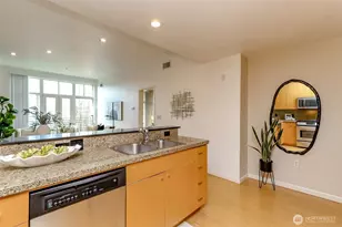 17 W Mercer St, Seattle, WA 98119 - Photo 7