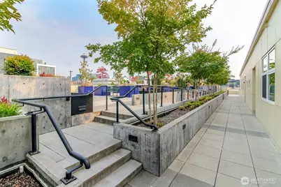 17 W Mercer Street #301, Seattle, WA 98119 - Photo 27