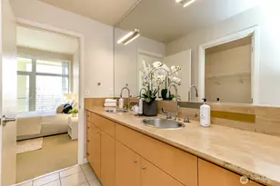17 W Mercer St, Seattle, WA 98119 - Photo 25