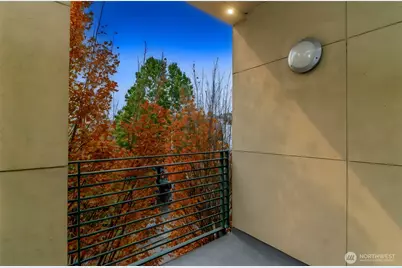 17 W Mercer Street #301, Seattle, WA 98119 - Photo 25