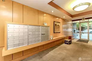 17 W Mercer St, Seattle, WA 98119 - Photo 35