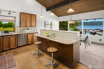 4723 Lakehurst Lane, Bellevue, WA 98006 - Photo 15