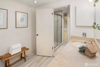 4723 Lakehurst Lane, Bellevue, WA 98006 - Photo 25