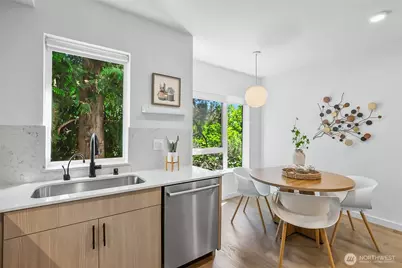 6562 Ravenna Avenue NE, Seattle, WA 98115 - Photo 11