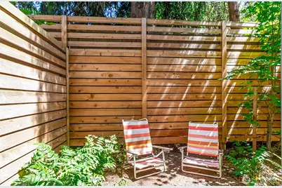 6562 Ravenna Avenue NE, Seattle, WA 98115 - Photo 15