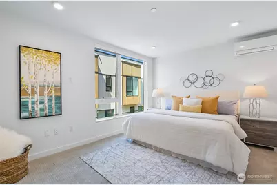 6562 Ravenna Avenue NE, Seattle, WA 98115 - Photo 19