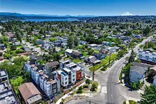 4302 S Holden St, Seattle, WA 98118 - Photo 3