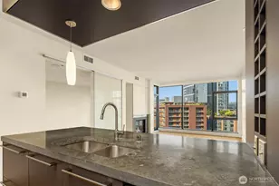 820 Blanchard St, Seattle, WA 98121 - Photo 13