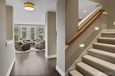 7800 SE 27th Street #503, Mercer Island, WA 98040 - Photo 3