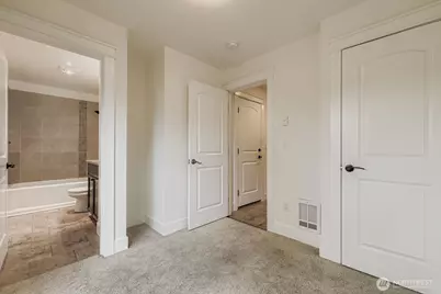 3635 Evanston Avenue N #B, Seattle, WA 98103 - Photo 5