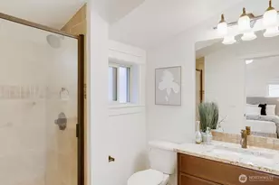 3635 Evanston Ave N, Seattle, WA 98103 - Photo 27