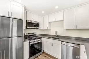 9251 Ashworth Ave N, Seattle, WA 98103 - Photo 21